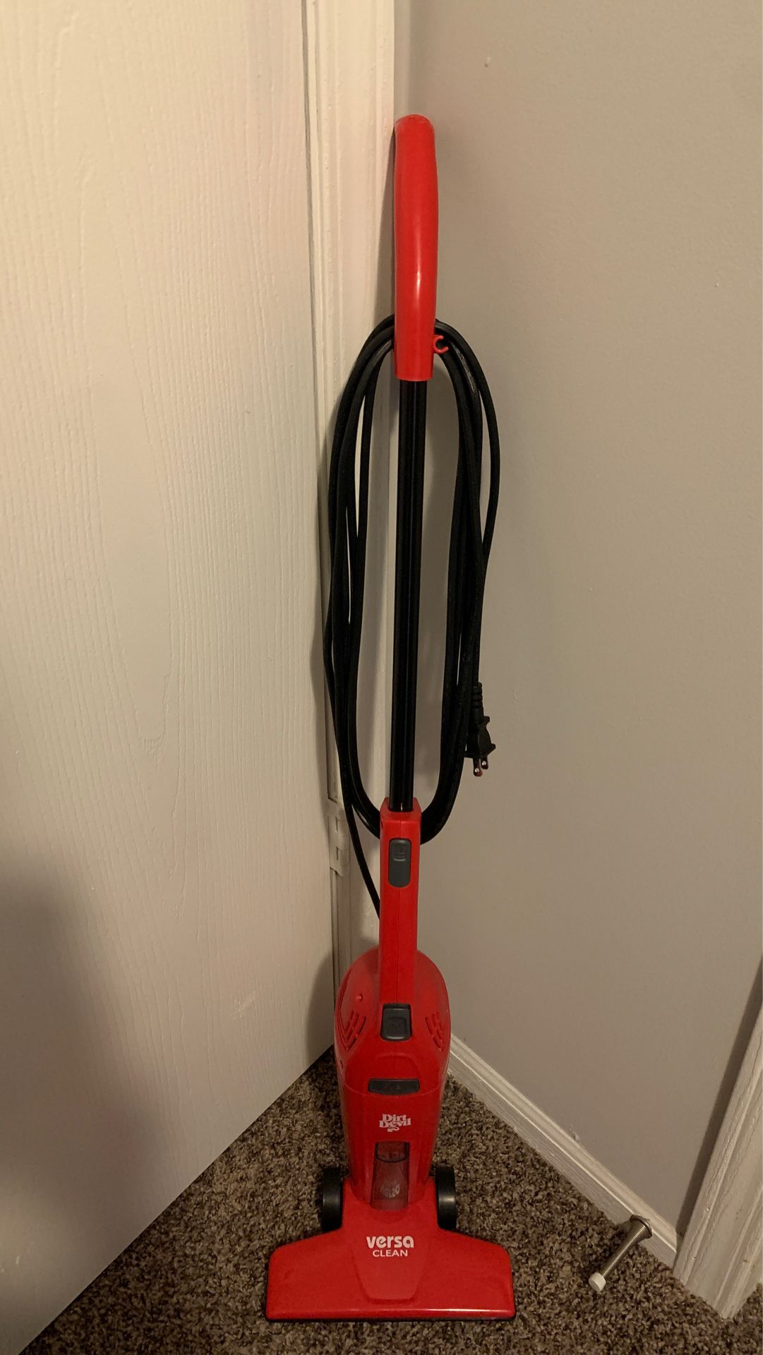 Dirt Devil Versa Clean vacuum cleaner for sale