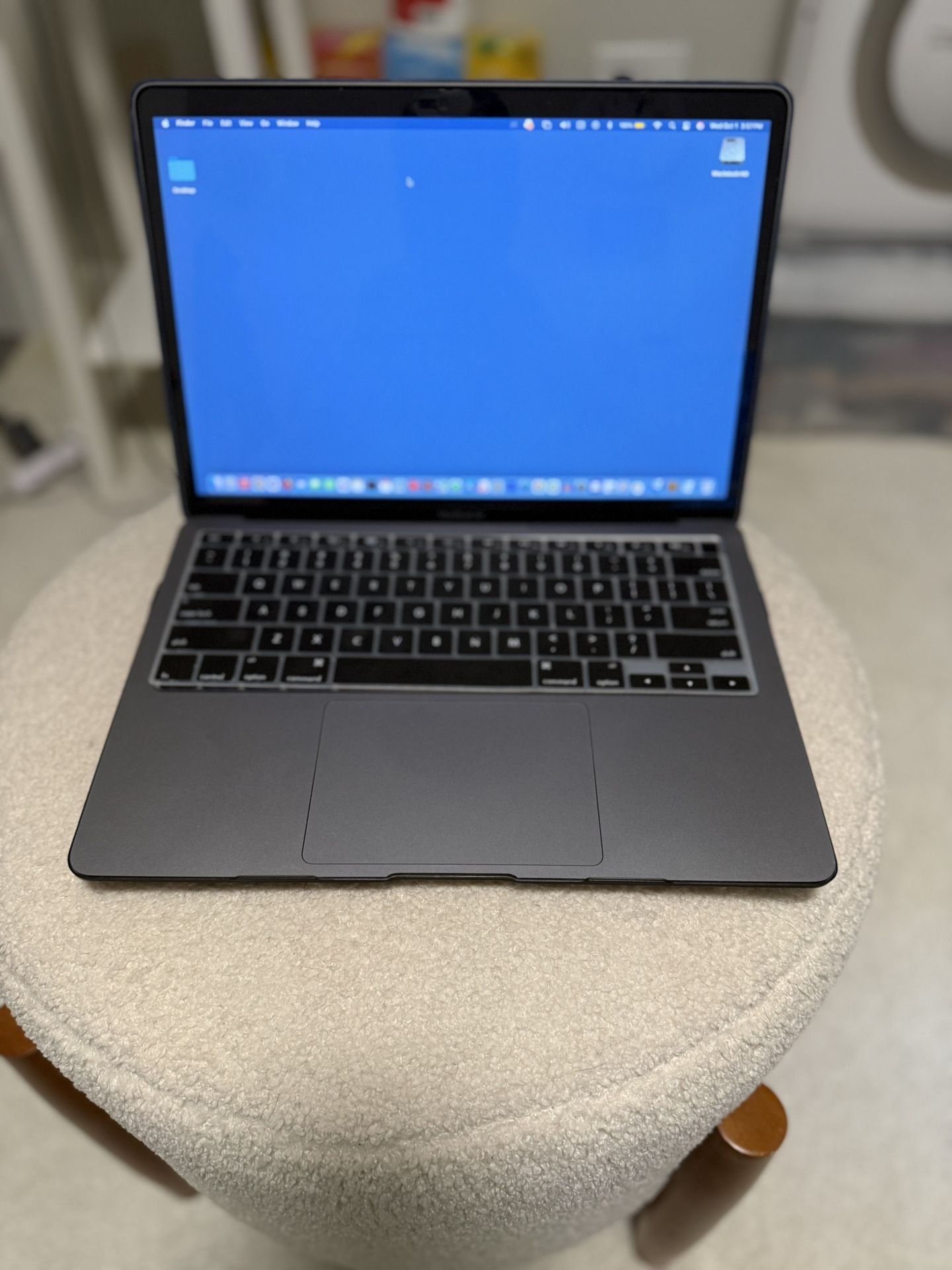 MacBook Air with Apple M1 Chip (13 inch, 8GB RAM, 245GB SSD) Silver