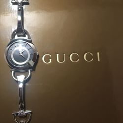 Gucci Bangle Fine Watch