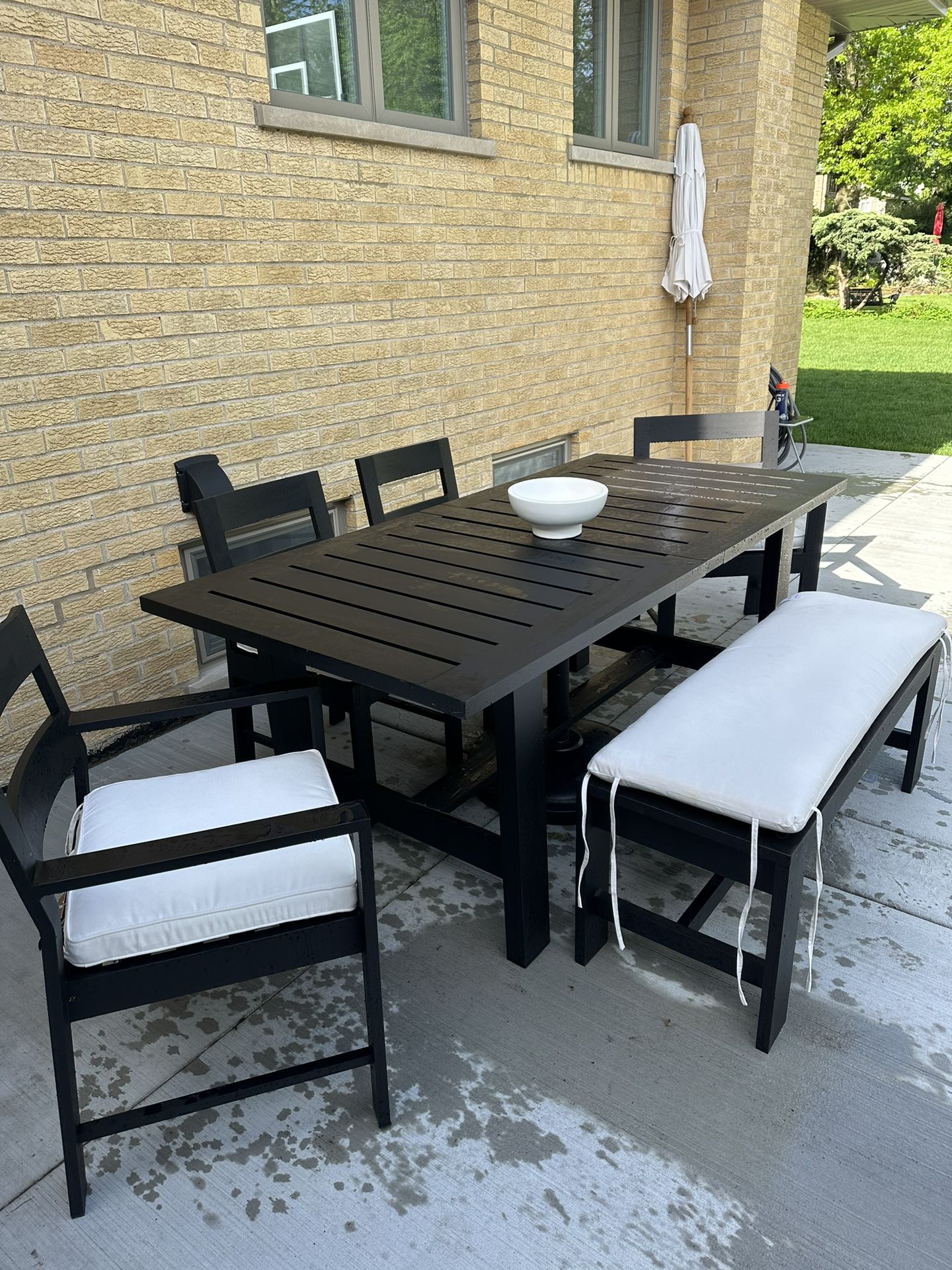 Pottery Barn Malibu Extending Outdoor Table w/4 Chairs, Bench & Cushions