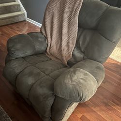 Recliner In Good Condition 