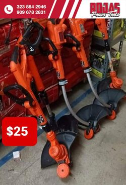 BLACK +DECKER  CORDED  STRING TRIMMER