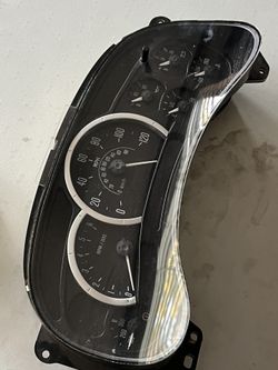 04 Escalade Cluster