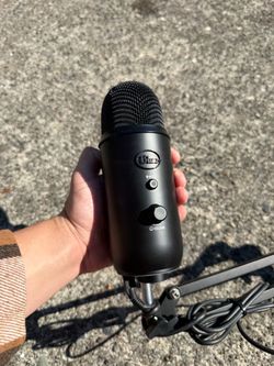 Blue Yeti USB Microphone + Boom Arm — Like New