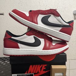 Jordan 1 Chicago low 9.5M