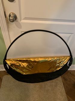 Wellmaking brand 32 inch reflector photography with the ability to add your tilt frame, multiple colored backgrounds, foldable, carrying case