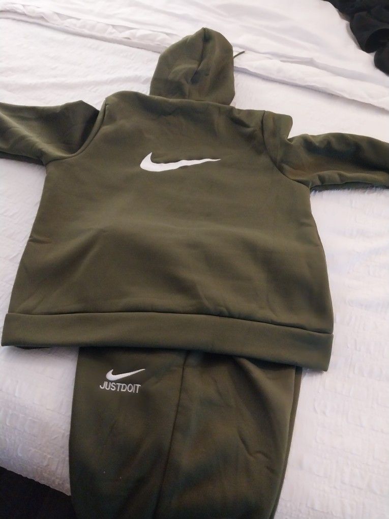 Nike Jogging Suit