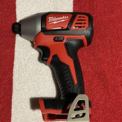 NEW M18 MILWAUKEE 1/4” HEX IMPACT DRIVER 