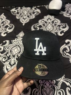 black LA dodgers fitted cap
