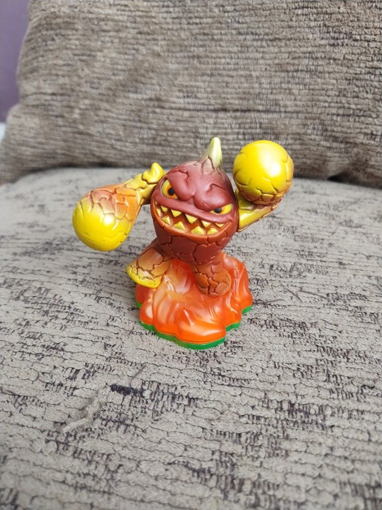 Activision 2011 Skylanders Spyro's  Adventure Eruptor 3" Figure.