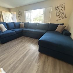 Brand New Super Plush Comfy Sectional Set 