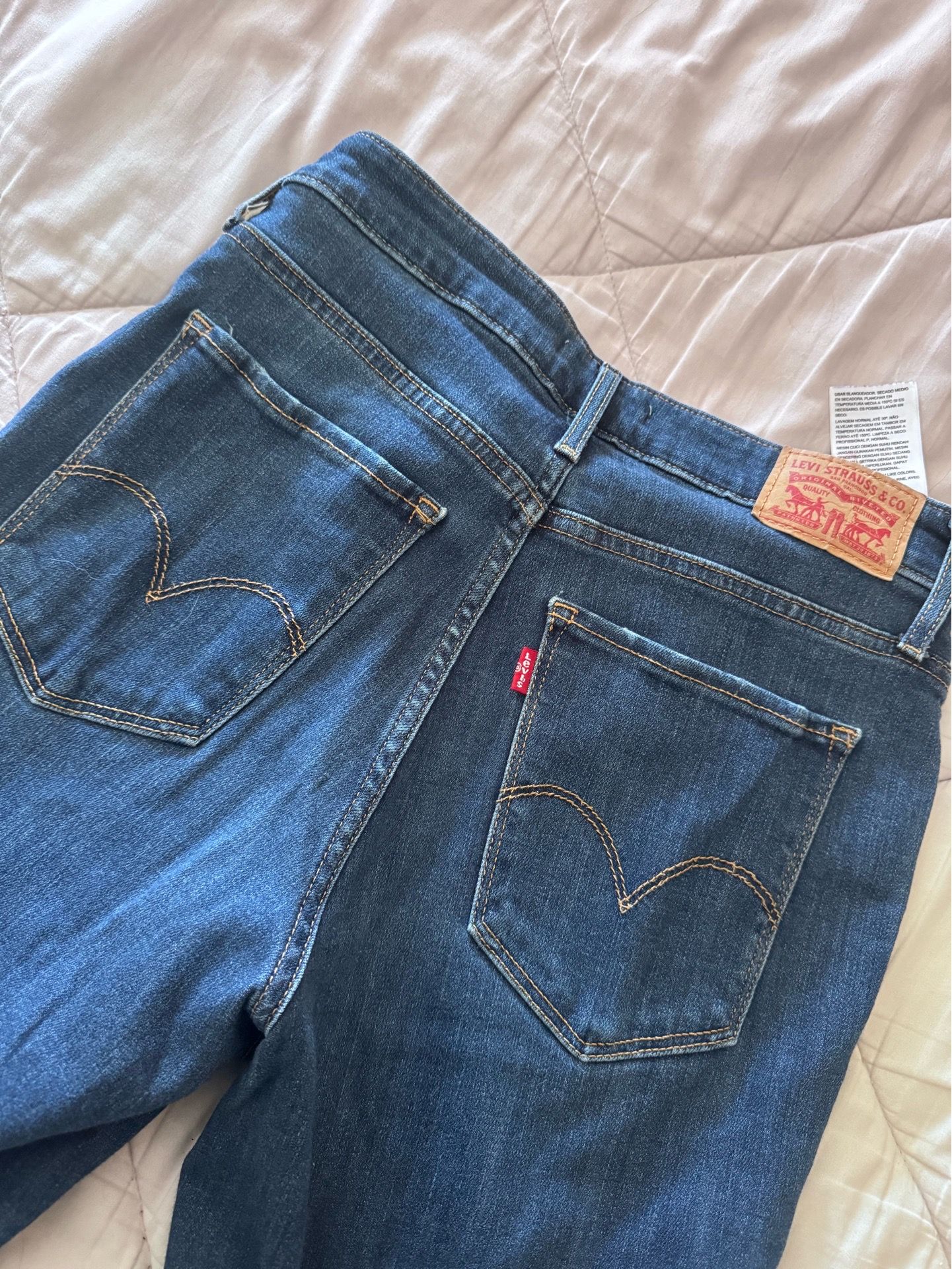 Women’s Levi’s jeans