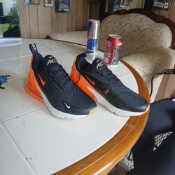 Nike shoes 