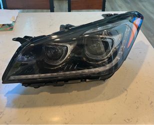 2018-2020 Genesis G80 LH Driver Side HID/Xenon Headlight OEM 92101Bone570