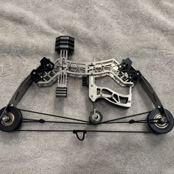 AMEYXGS 10.2inch Metal Toy Mini-Compound Stainless Steel. Only comes with the mini-compound indicated in the first 3 pictures on this ad. 