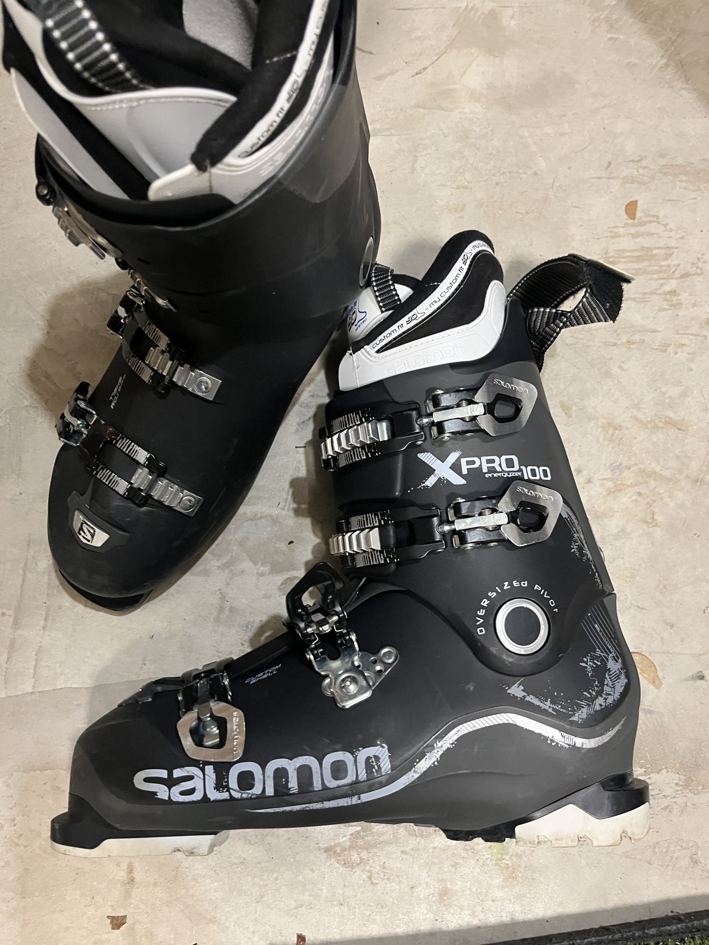 Men’s Salomon Ski Boots 30.5mm