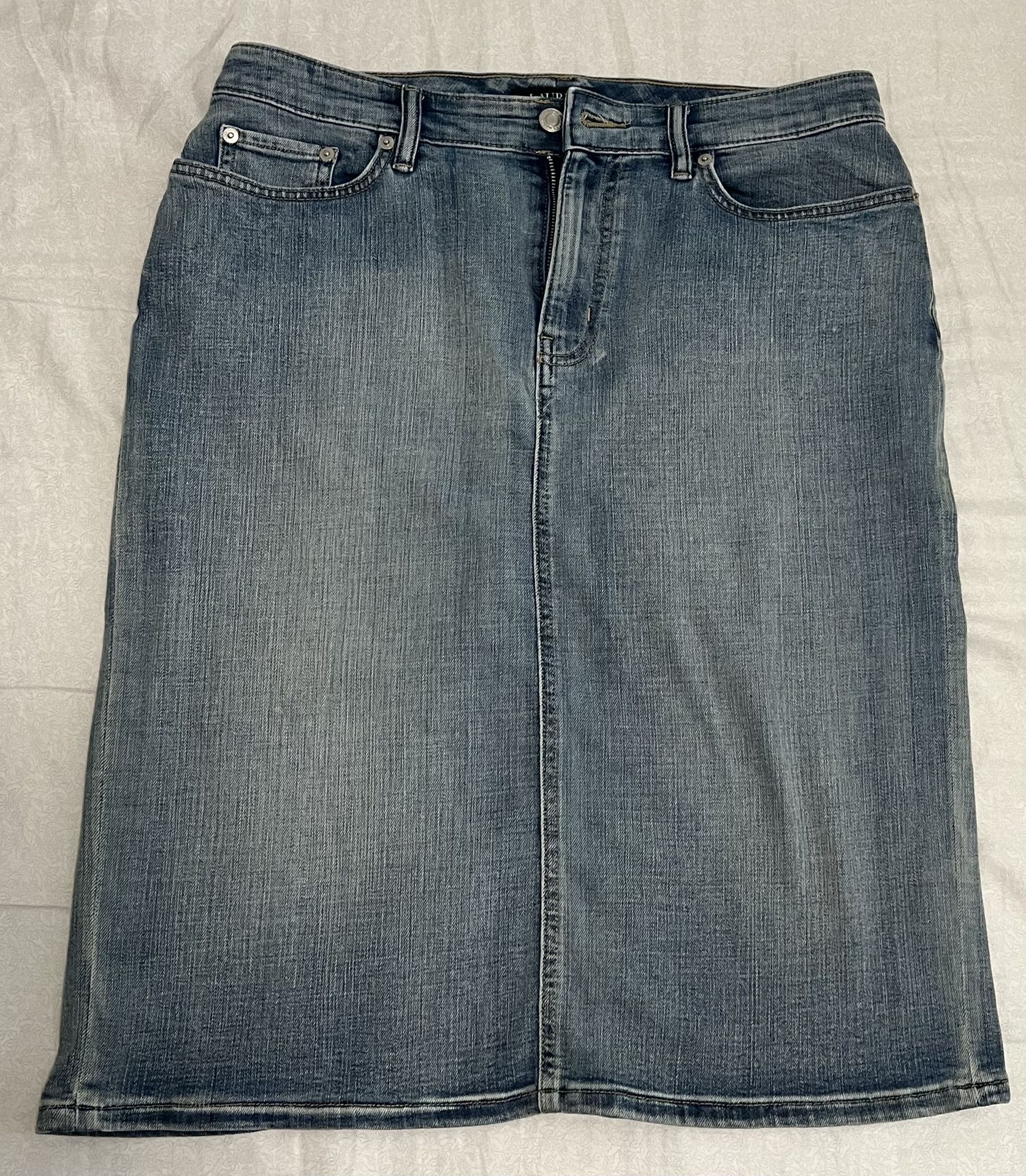 denim skirt