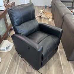 Powered Electric Recliner Black Vinyl Good Condition 