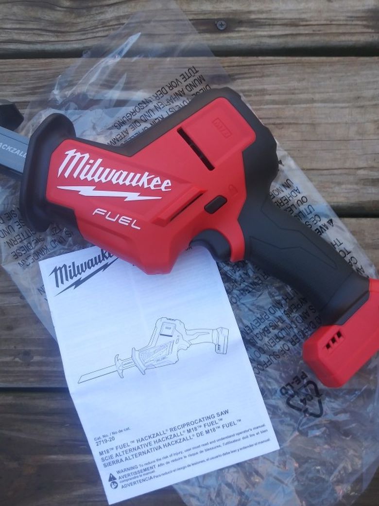 New M18 Fuel 18v Brushless Cordless Hacksaw Reciprocating Saw ( Tool Only)