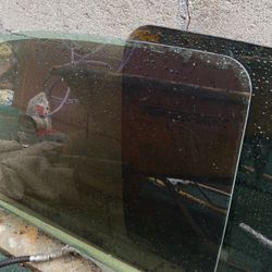 Chevy Silverado Driver Door Window 99-06