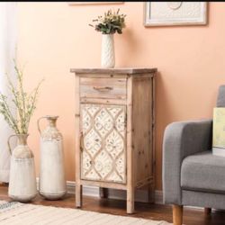 Farmhouse end table, WHIF951