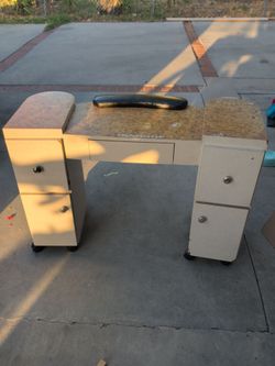 Nail table free