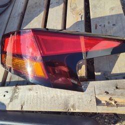 2019 And 2020 Nissan Altima Right Hand Quarter Panel Tail Light Only 