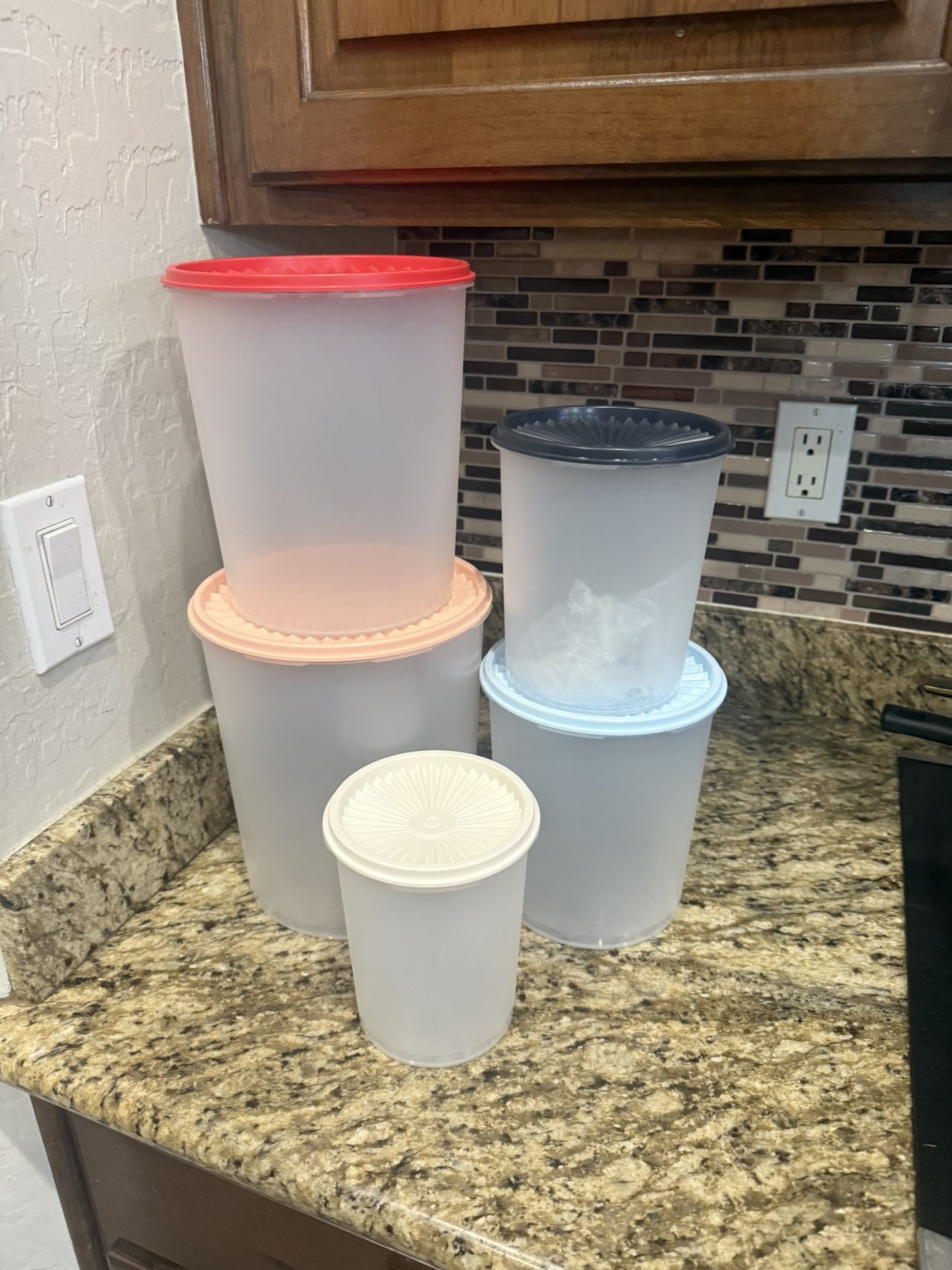 Servalier Tupperware Set