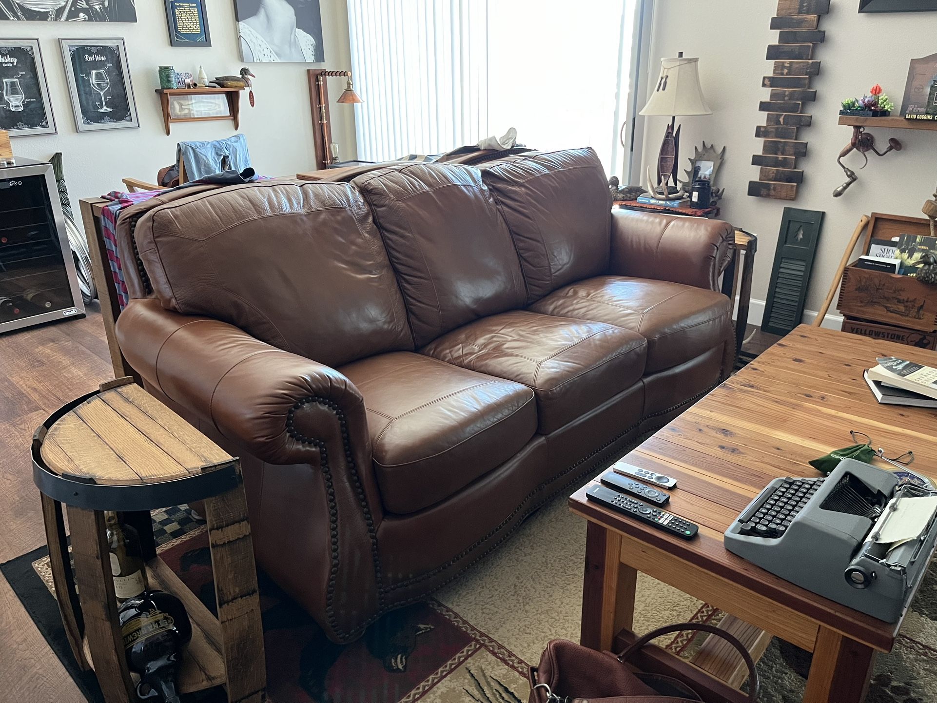 Rocky Mountain Leather Alligator Sofa (Brandy)