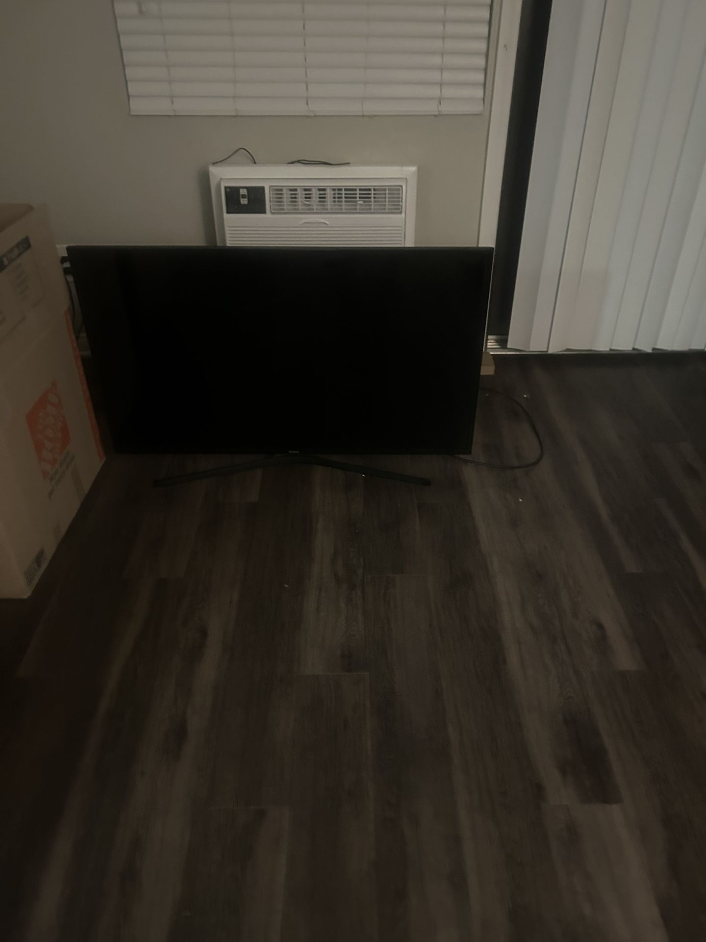 Samsung 48” TV 1080p – Works Great – With Streaming Device $49