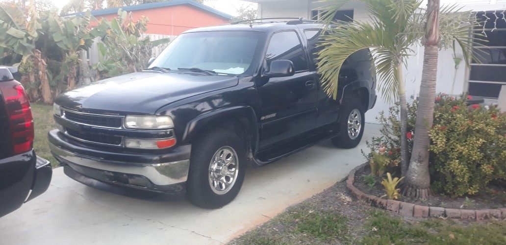 2001 Chevy Tahoe For Parts.