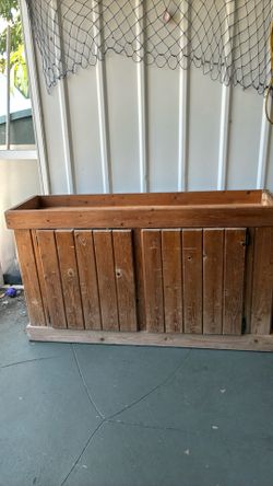 Fish tank stand
