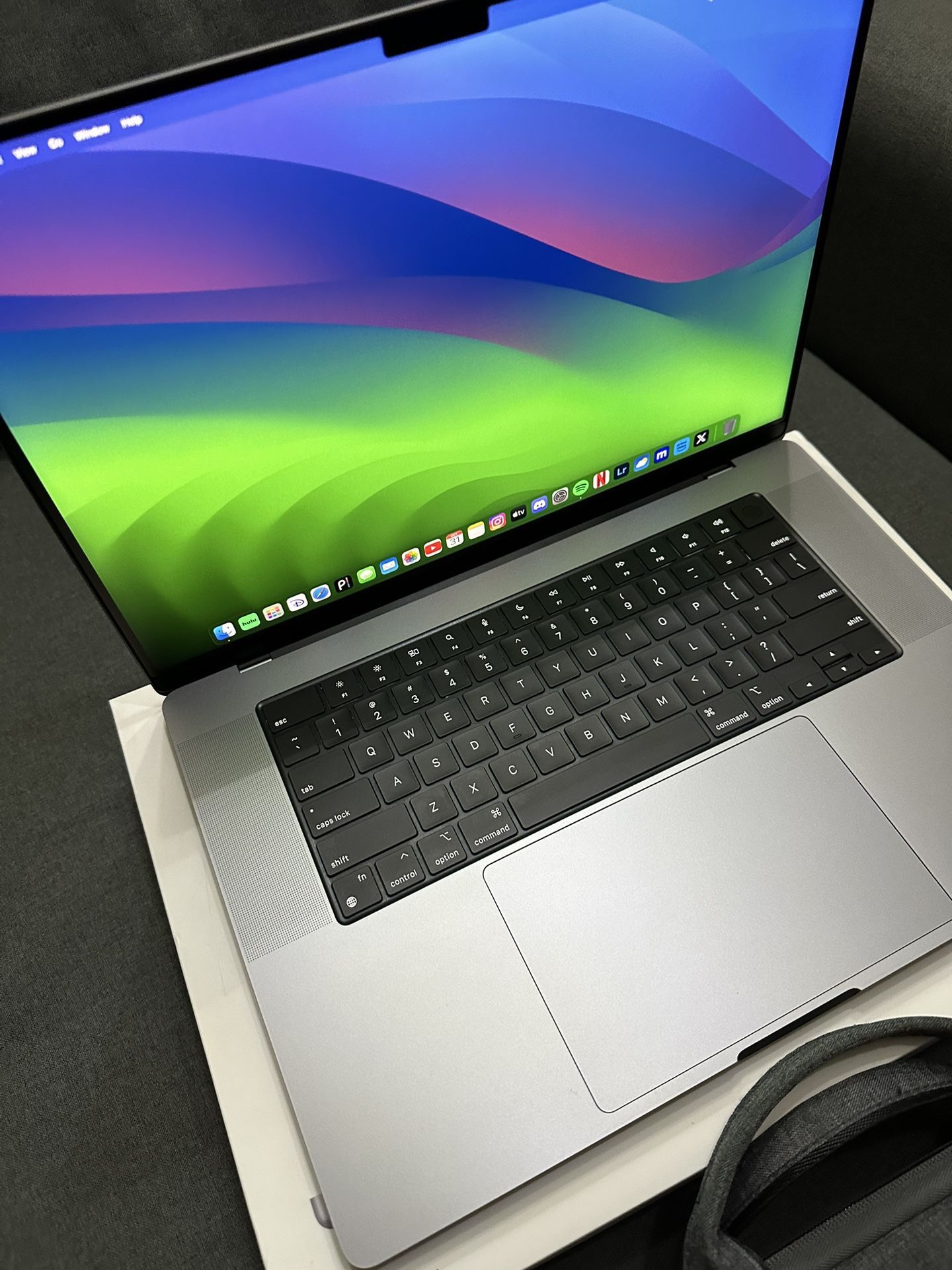 2023 MacBook Pro M2 Pro 16” 1TB SSD 16GB RAM /Touch ID /XDR Liquid Retina Display