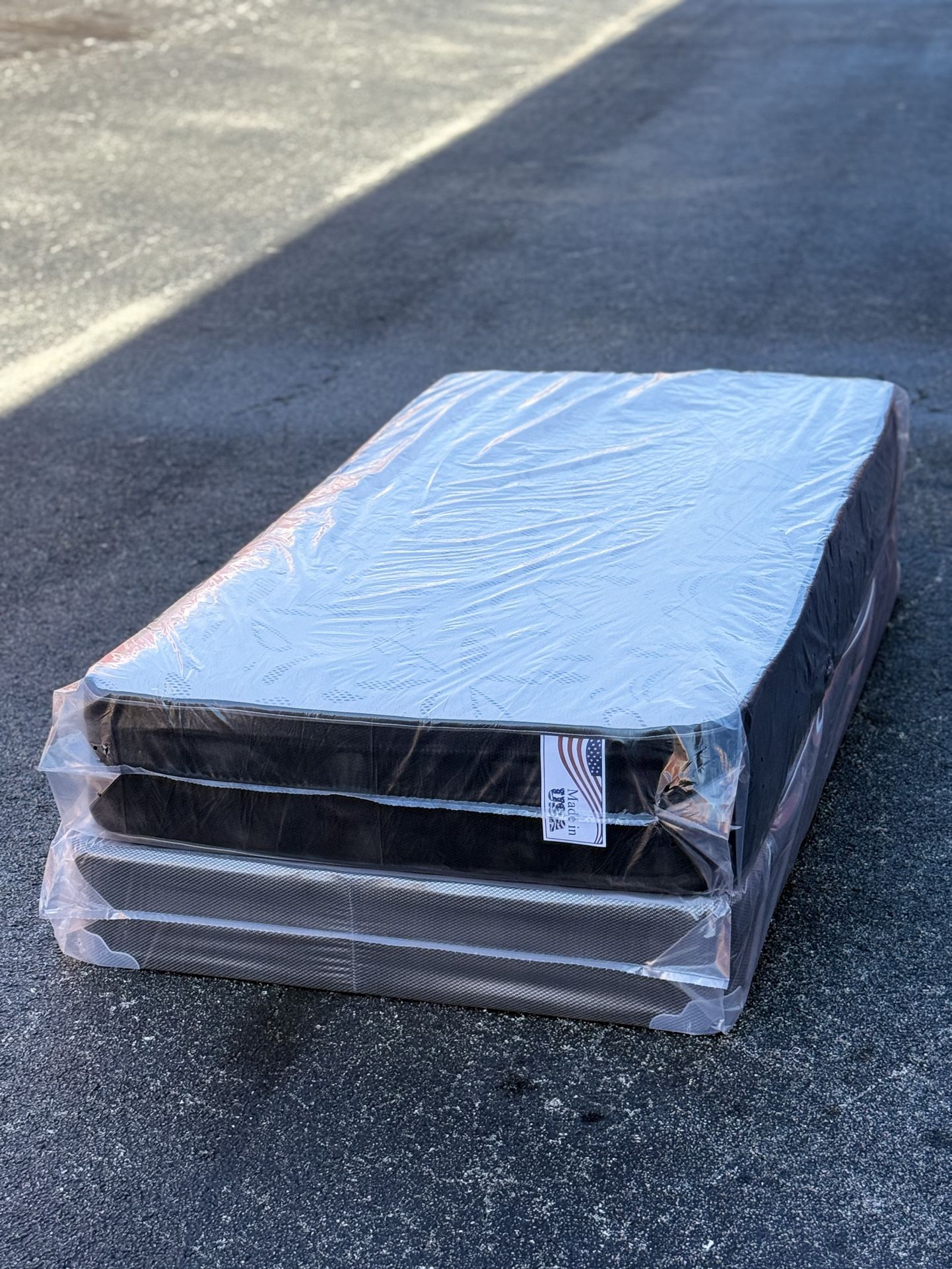 New Twin Size Mattress And Box Spring Set // We Offer π