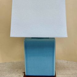 RALPH LAUREN HOME Turquoise Blue Crackle Glaze Pottery Table Lamps 17x9x7