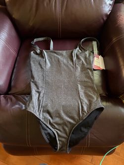 Ladies swimsuit sz L new…