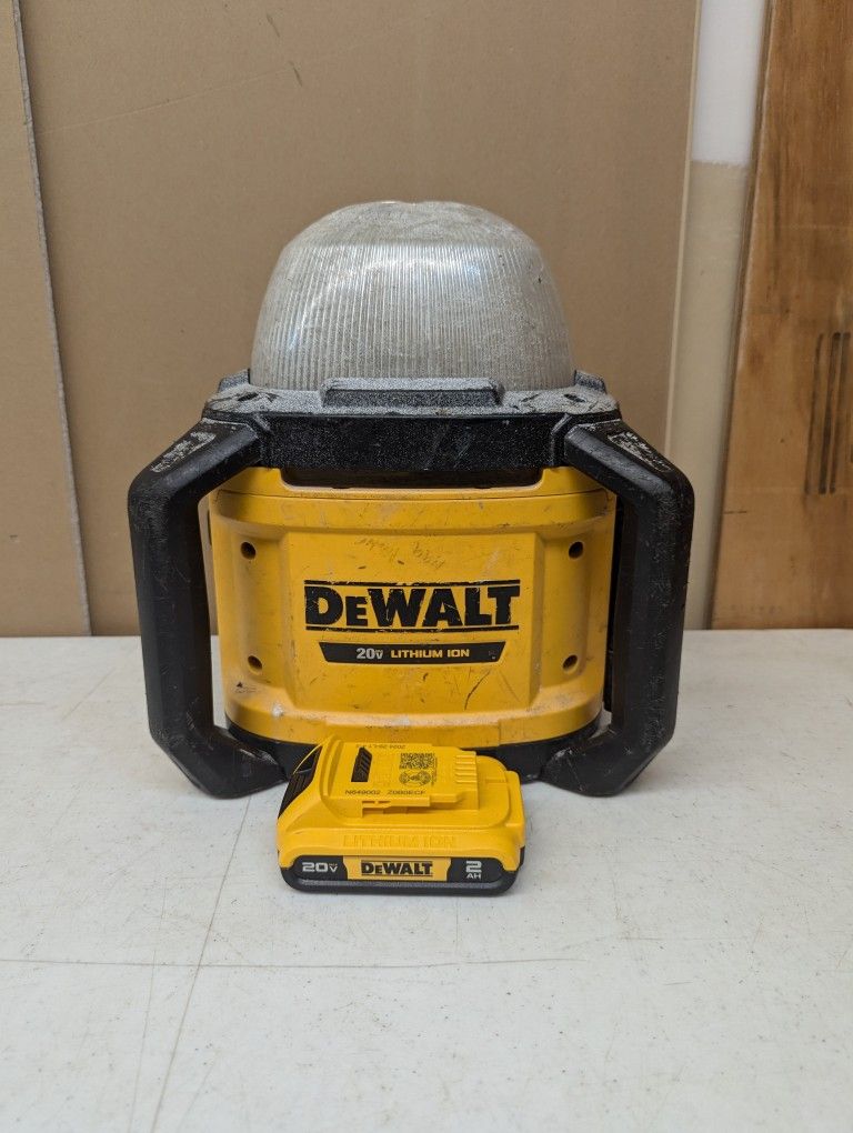 DeWalt DCL074 All-Purpose Light With Battery