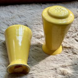 Homer Laughlin Original Harlequin Yellow 3 1/2" Salt & Pepper Shakers 1(contact info removed)