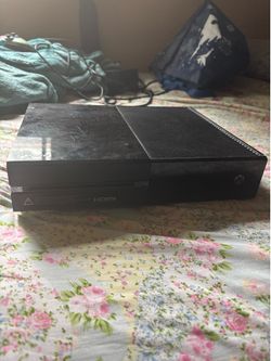 Xbox One with Cables and Scuff Controller (Pick Up Only!!)