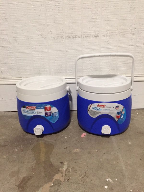 2 Coleman 2 gallon drink coolers