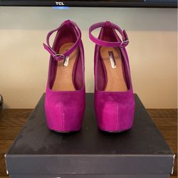 7.5 Hot Pink Heels By Halston