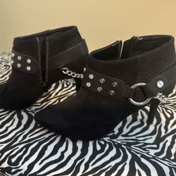 Jennifer Lopez Size 8.5 Studded low Cut black Boots. New . Never Worn