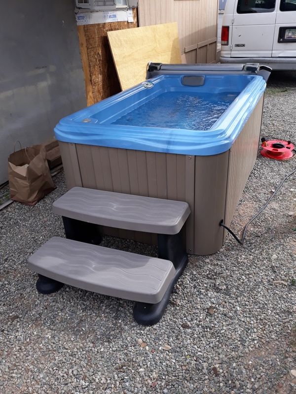 Hot Tub 2 person for Sale in Phoenix, AZ OfferUp