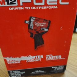 Milwaukee Fuel 1/2 In Stubby 550 Lbs Tool Only