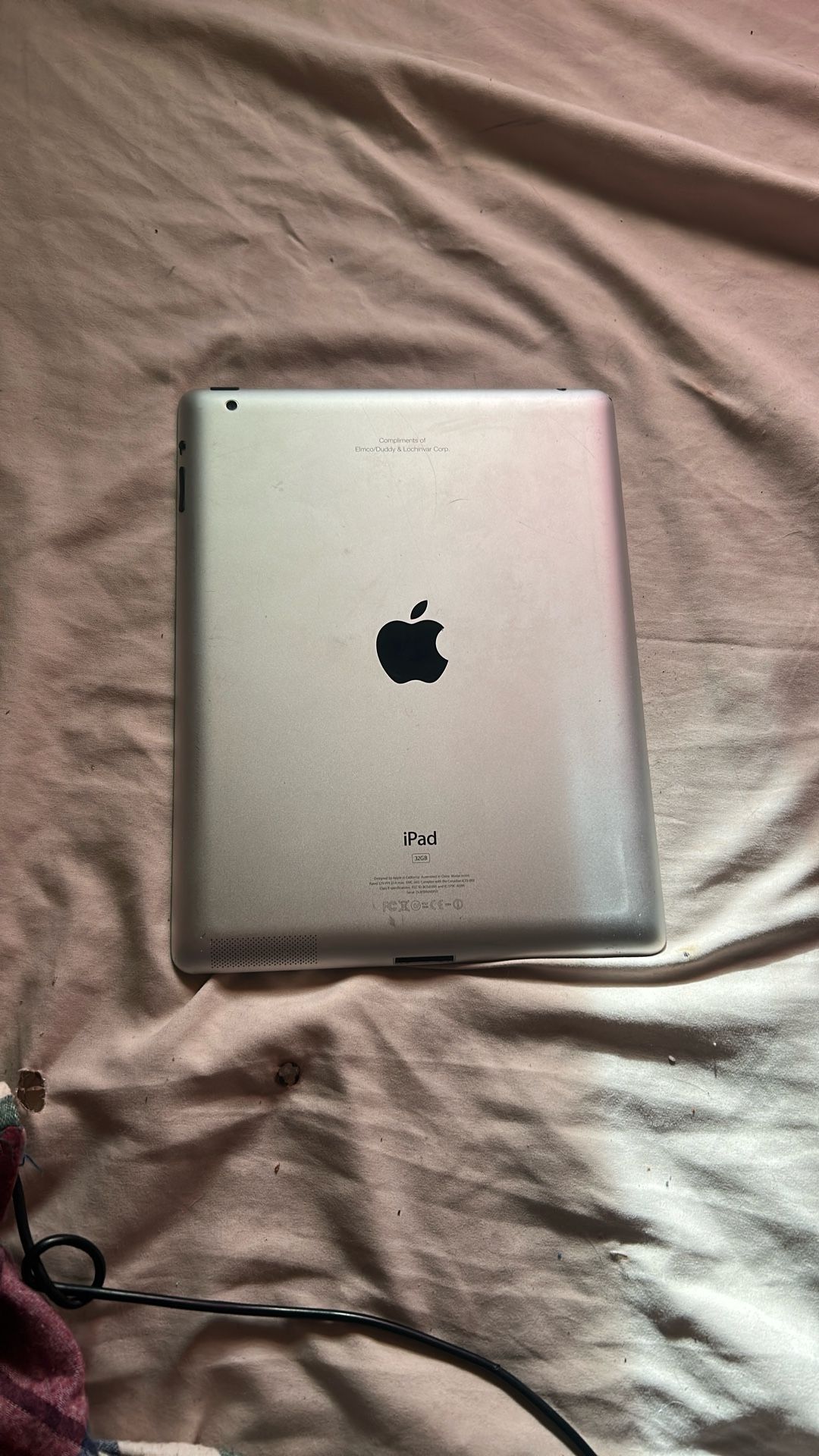 Old gen iPad - No Cracks 