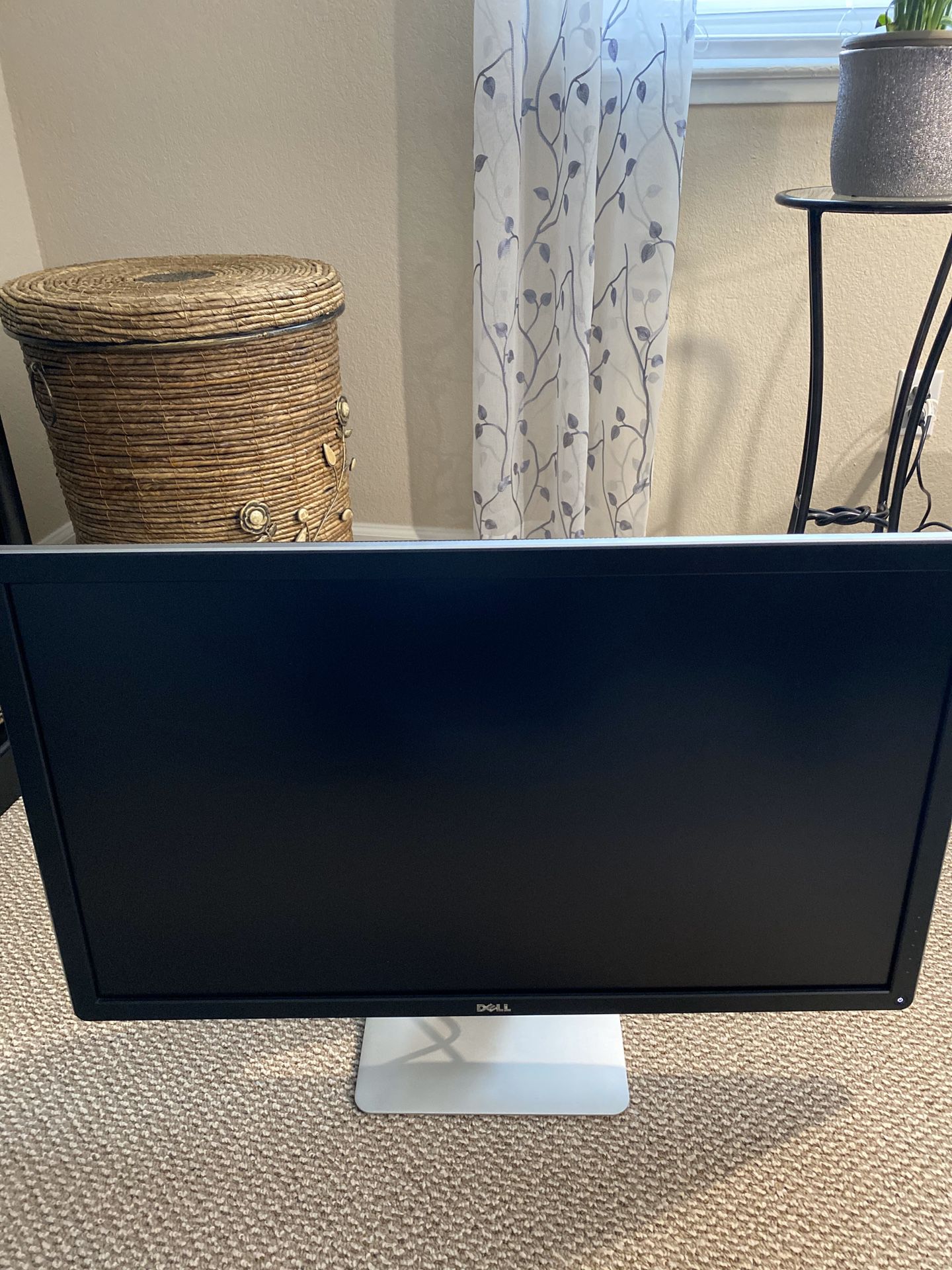 The Dell UltraSharp 32 Ultra HD Dell 32” 4K Monitor with PremierColor | UP3216QInterfaces