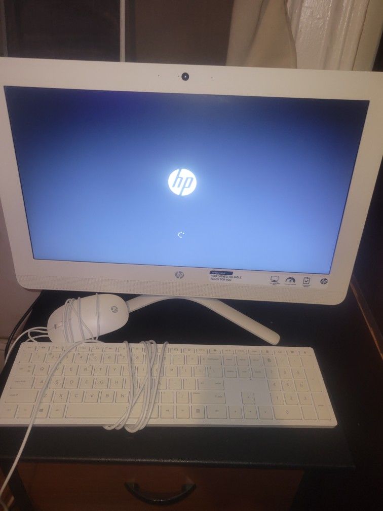 hp desk top with camera
