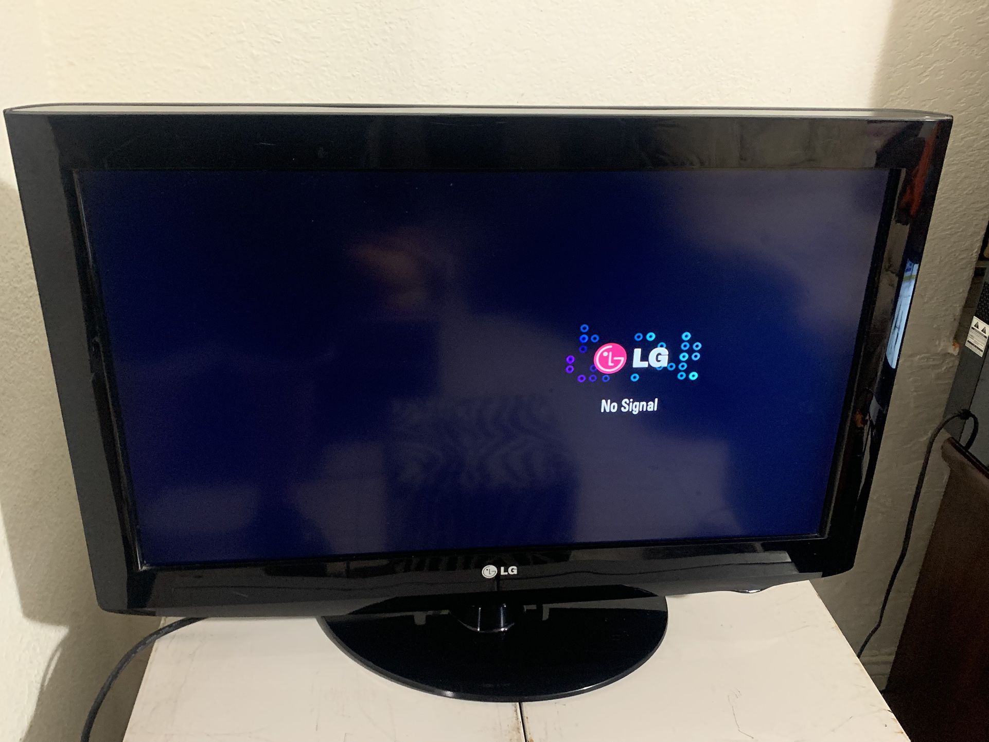 LG 32lh250h 32” LCD HDTV