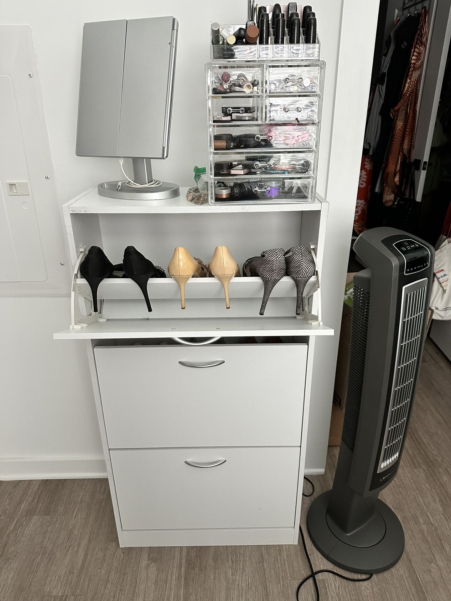 Shoe Dresser