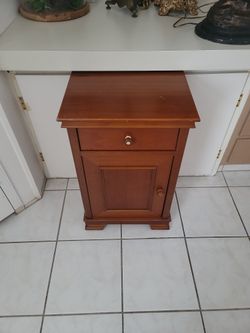 Bed Side Table 